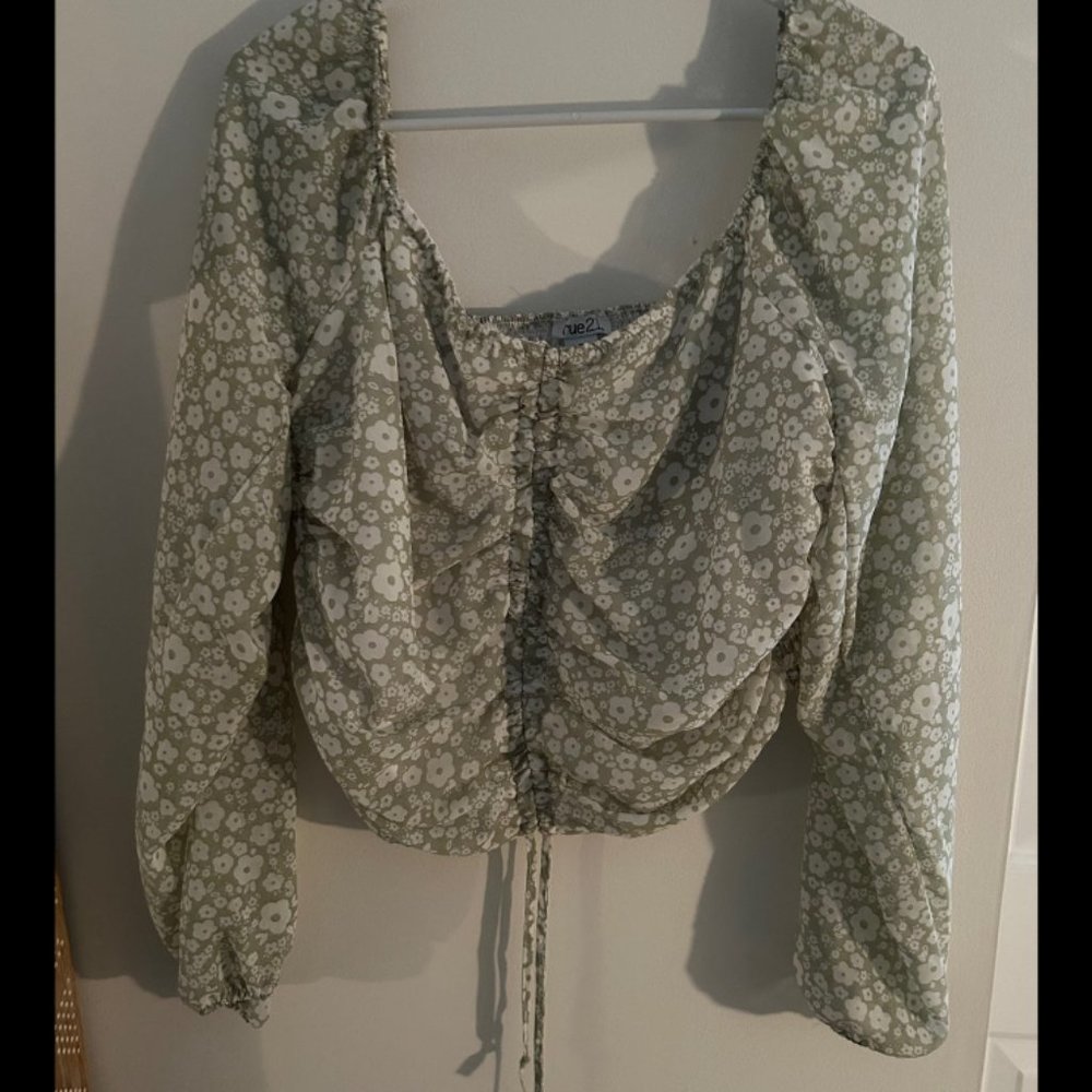 Rue 21 Floral Crop Top